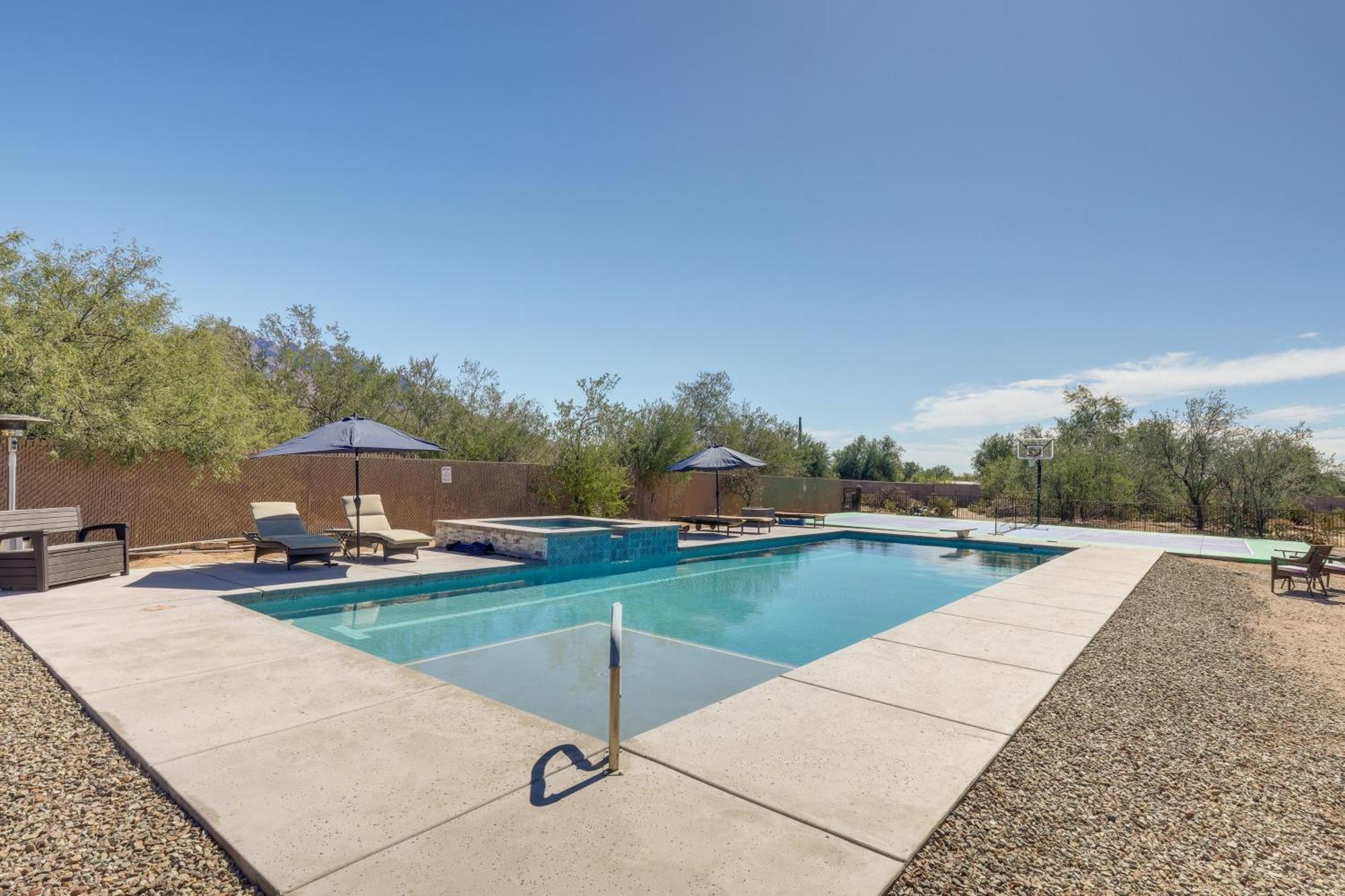 Oro Valley Retreat With Pool, Spa And Rooftop Views! 외부 사진
